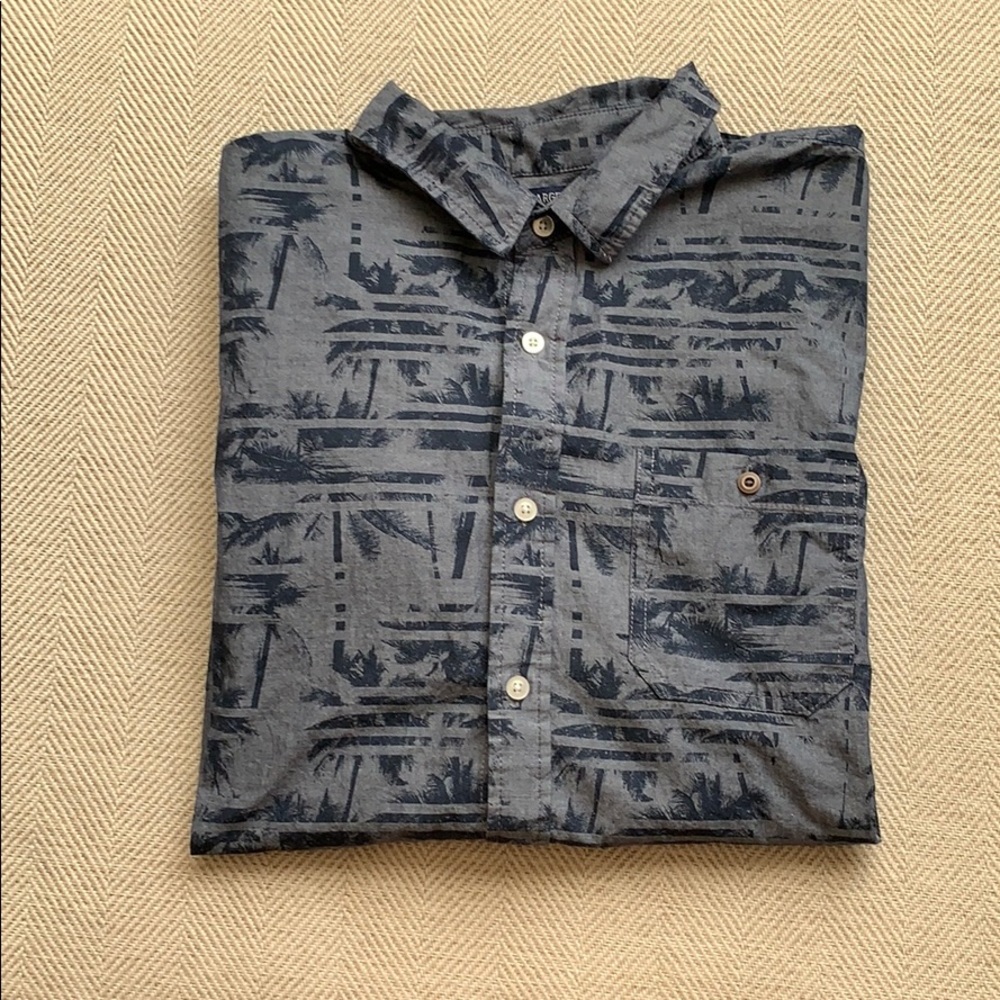 American Rag Blue Palm Tree Button Down Size L